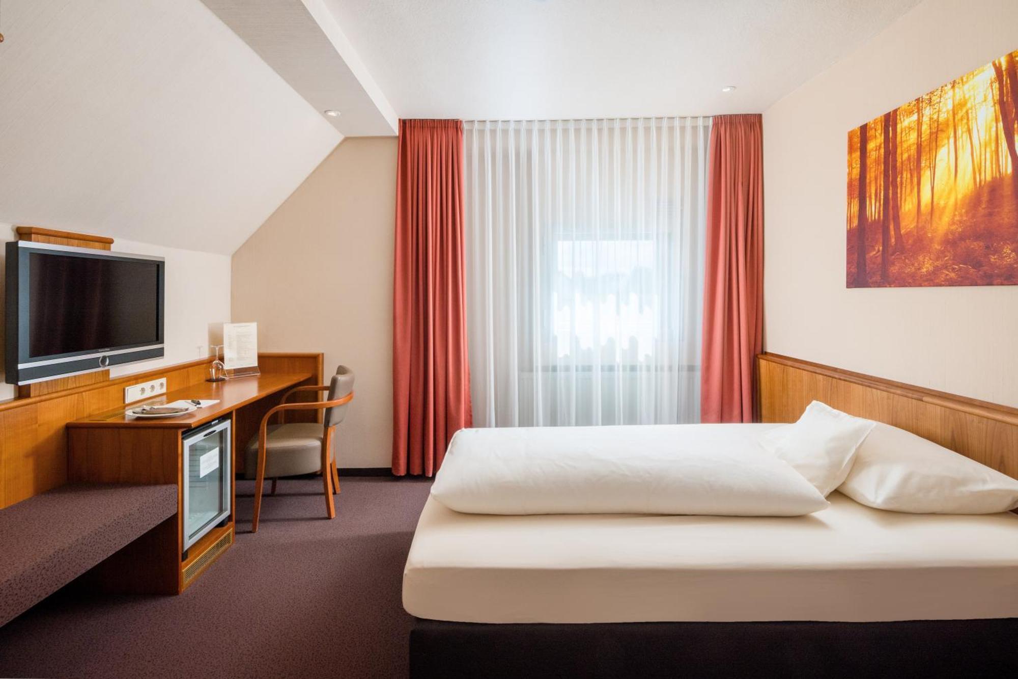 Hotel Straubs Schoene Aussicht Klingenberg am Main Exteriör bild