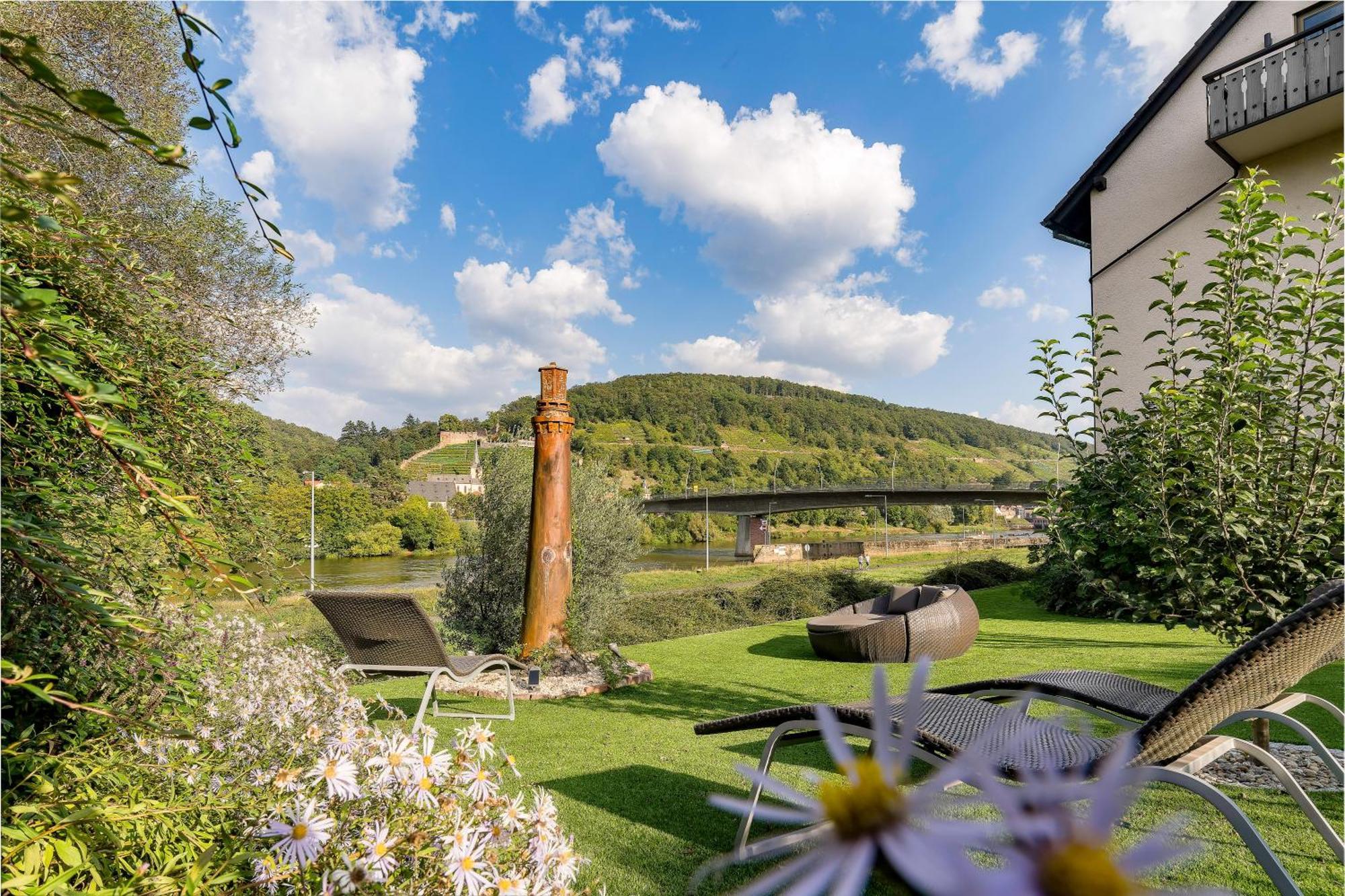 Hotel Straubs Schoene Aussicht Klingenberg am Main Exteriör bild